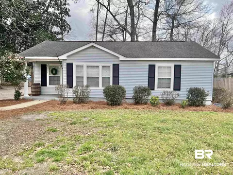 704 E Horner St, Atmore, AL 36502