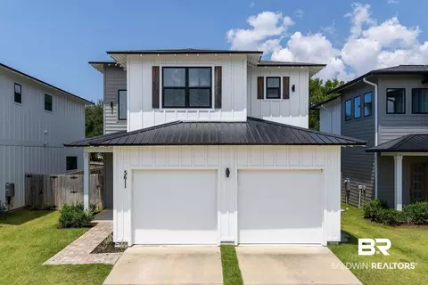 5611 Trout Ln, Pensacola, FL 32507