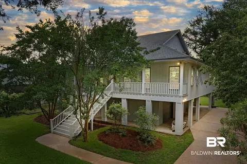 3 Molokai Ln, Fairhope, AL 36532