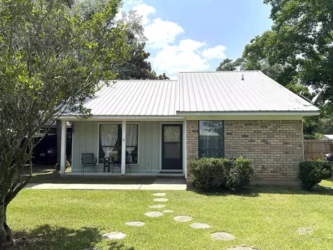 22171 Kendrick Ln, Robertsdale, AL 36567