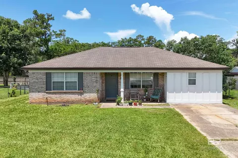 1807 W Candlestick Ct, Foley, AL 36535