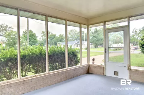 700 E Myrtle Ave, Foley, AL 36535 photo 4
