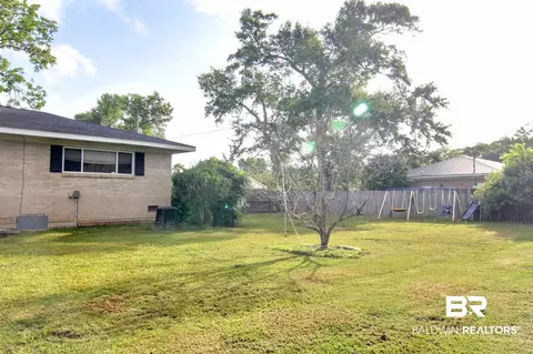 700 E Myrtle Ave, Foley, AL 36535 photo 6
