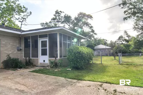 700 E Myrtle Ave, Foley, AL 36535 photo 3
