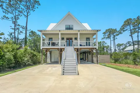 5105 Bayou Dr, Orange Beach, AL 36561