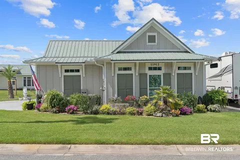 11912 Gateway Dr, Elberta, AL 36530