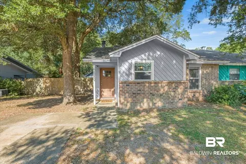 6205 E Forest Pnes, Pensacola, FL 32526
