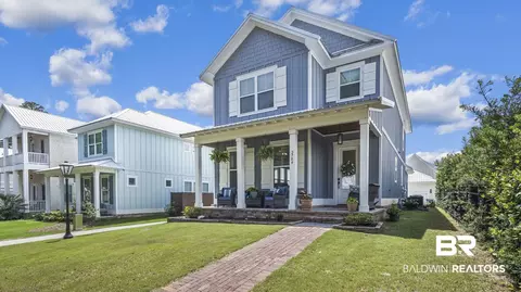 2704 Chastain St, Gulf Shores, AL 36542