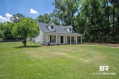 14500 Dogwood Ln, Bay Minette, AL 36507