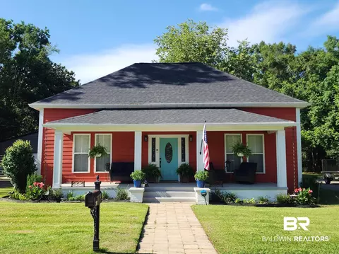 210 Mcrae St, Atmore, AL 36502