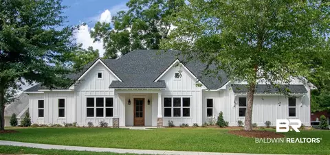 19201 Fairfield Dr, Fairhope, AL 36532