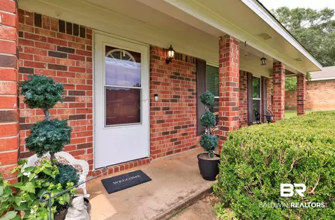 6770 King Arthur Dr, Mobile, AL 36619 photo 4