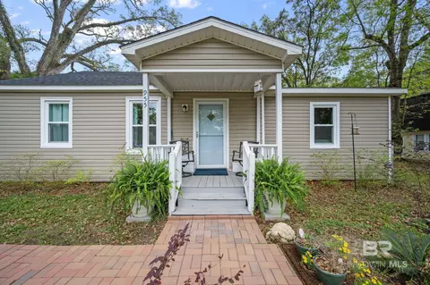 955 Dolive St, Bay Minette, AL 36507