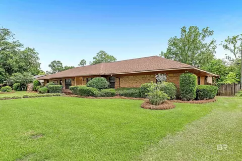 610 E Walker Ave, Foley, AL 36535
