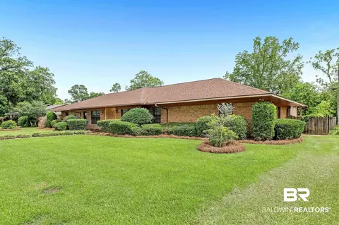610 E Walker Ave, Foley, AL 36535