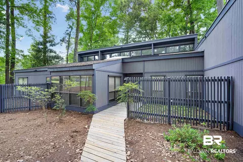 6 Pirates Ln, Spanish Fort, AL 36527