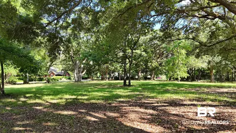 1700 Twisted Oak Cir, Gulf Shores, AL 36542