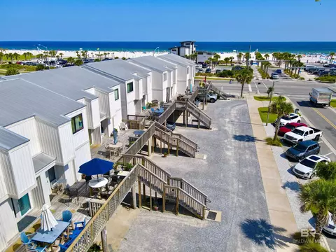 110 W 2nd St #10, Gulf Shores, AL 36542