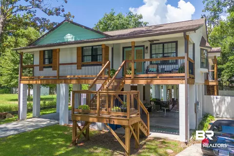 5215 Pine Rd, Orange Beach, AL 36561