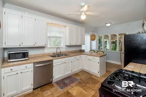 1961 Myrtle Ave, Mobile, AL 36606 photo 3