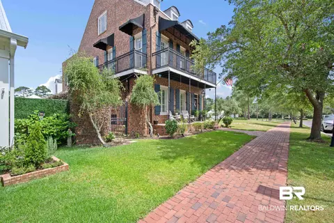 2712 Bienville Ave, Gulf Shores, AL 36542