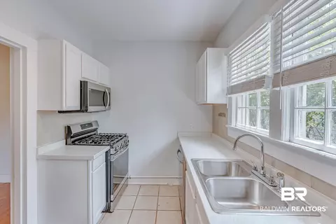 1852 Old Shell Rd, Mobile, AL 36607 photo 9