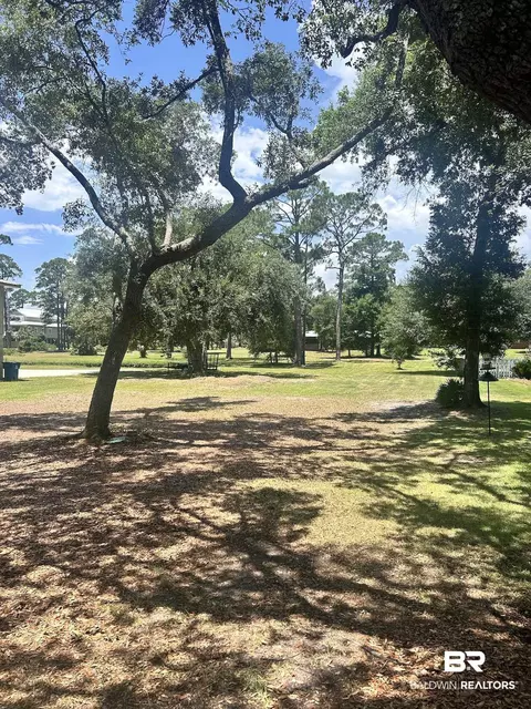 322 W 12th Ave, Gulf Shores, AL 36542
