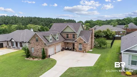 20926 W Southtown Dr, Robertsdale, AL 36567