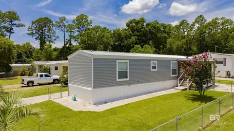 1347 Ridgewood Dr, Lillian, AL 36549
