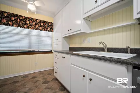 5902 S Reams Dr, Mobile, AL 36608 photo 6