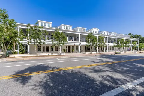50 S Church St #8, Fairhope, AL 36532