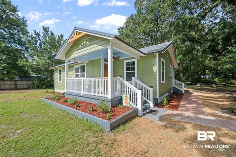 407 Armstrong Ave, Bay Minette, AL 36507