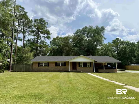 617 Garrett St, Brewton, AL 36426