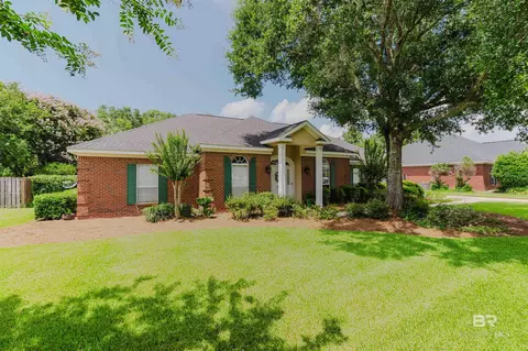 211 Royal Ln, Fairhope, AL 36532