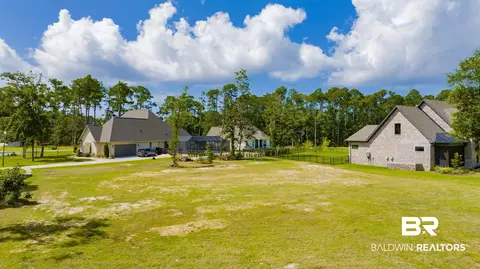 13 Serenity Cv, Gulf Shores, AL 36542