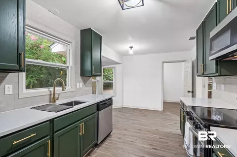 3655 S Claridge Rd, Mobile, AL 36608 photo 13