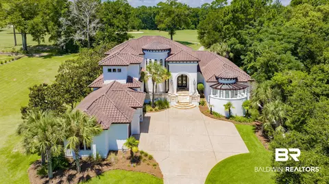 121 Augusta Ct, Fairhope, AL 36532