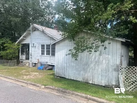 321 Grant St, Chickasaw, AL 36611 photo 3