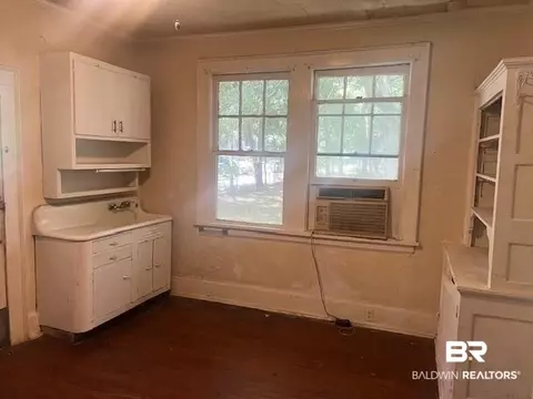 321 Grant St, Chickasaw, AL 36611 photo 9