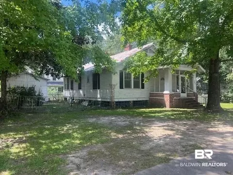 321 Grant St, Chickasaw, AL 36611 photo 1