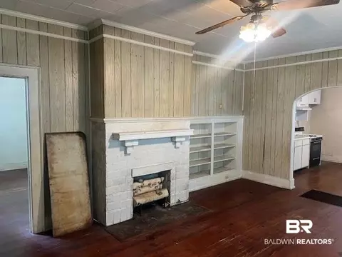 321 Grant St, Chickasaw, AL 36611 photo 5