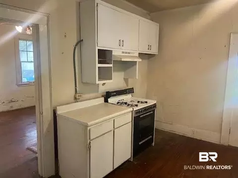 321 Grant St, Chickasaw, AL 36611 photo 8