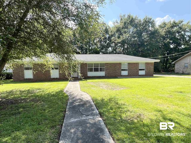 208 14th Ave, Atmore, AL 36502