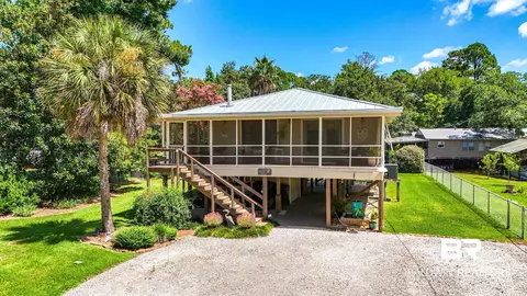 10231 Bayou Cir, Fairhope, AL 36532
