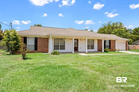 9803 Silverwood Dr, Fairhope, AL 36532