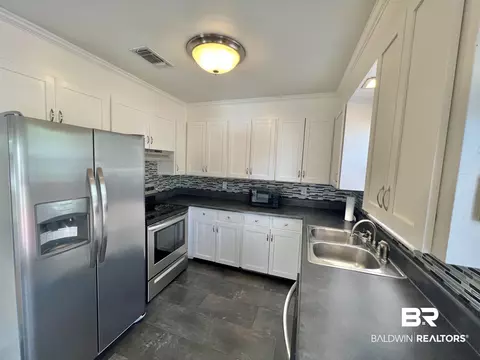 616 E Oak St, Atmore, AL 36502 photo 5