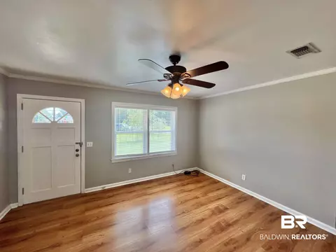 616 E Oak St, Atmore, AL 36502 photo 2