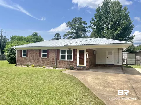 616 E Oak St, Atmore, AL 36502