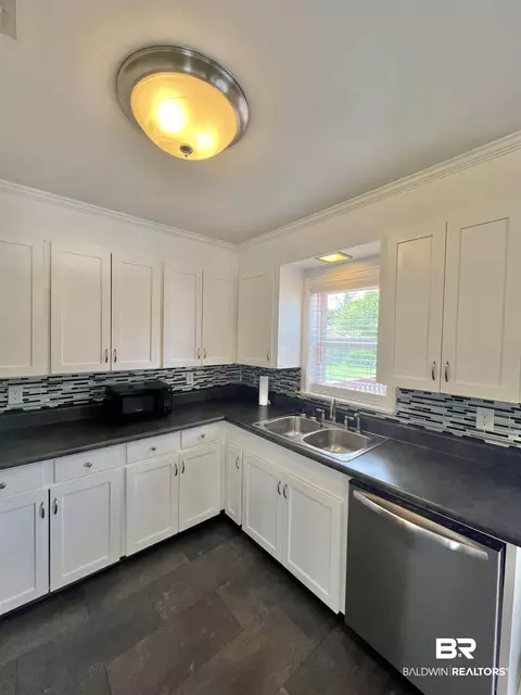 616 E Oak St, Atmore, AL 36502 photo 7