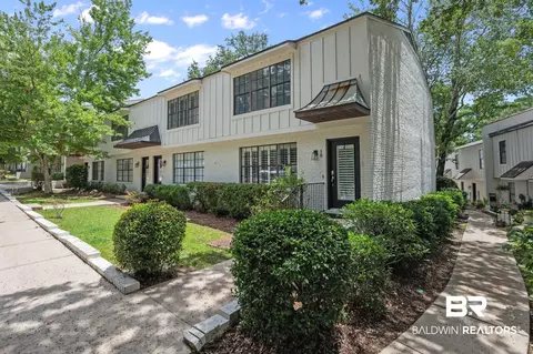 314 Gayfer Ct #10, Fairhope, AL 36532